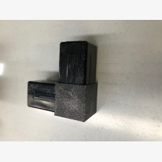 P20 Qubelok 2 Leg Connector Black